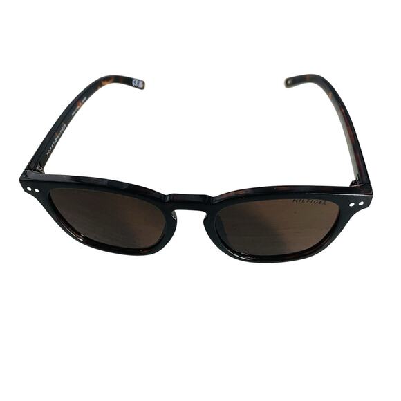 EUC Hilfiger ‘Raddix’ Sunglasses OU578 Men’s Keyhole Brown Tortoise Frame 49mm - Picture 1 of 5